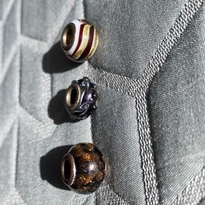 3/$12 Glass charm beads bracelet